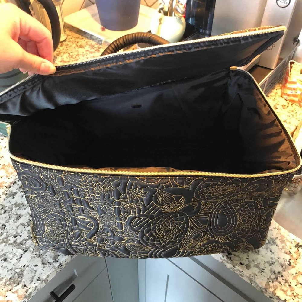 Amika travel bag. Last one!!